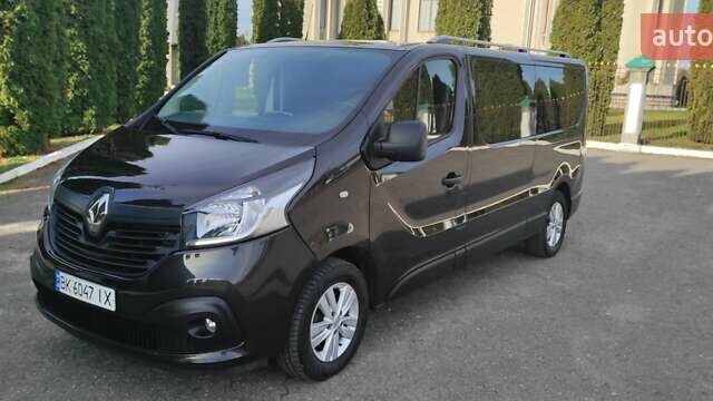 Чорний Рено Трафік, об'ємом двигуна 1.6 л та пробігом 227 тис. км за 18800 $, фото 1 на Automoto.ua