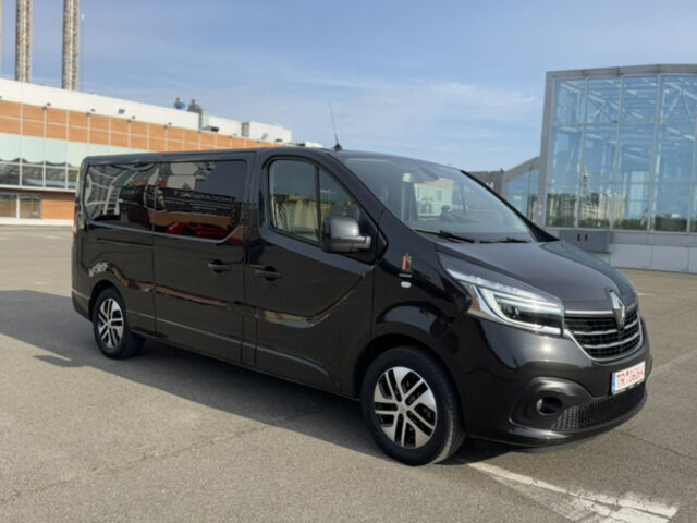Черный Рено Трафик, объемом двигателя 2 л и пробегом 203 тыс. км за 33900 $, фото 1 на Automoto.ua