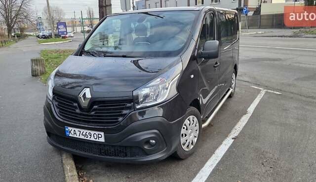 Черный Рено Трафик, объемом двигателя 1.6 л и пробегом 276 тыс. км за 15000 $, фото 1 на Automoto.ua