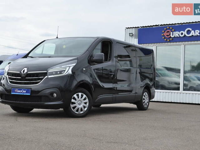 Черный Рено Трафик, объемом двигателя 2 л и пробегом 166 тыс. км за 27800 $, фото 1 на Automoto.ua