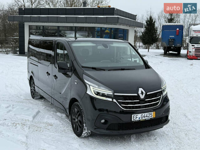 Чорний Рено Трафік, об'ємом двигуна 2 л та пробігом 250 тис. км за 28999 $, фото 1 на Automoto.ua