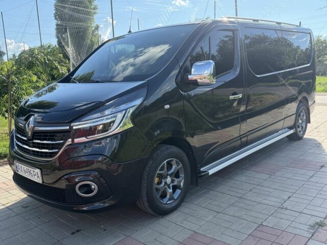 Черный Рено Трафик, объемом двигателя 2 л и пробегом 158 тыс. км за 23500 $, фото 1 на Automoto.ua