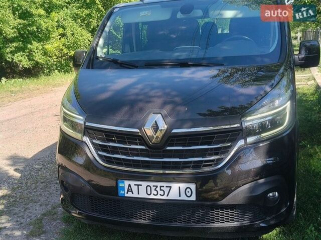 Черный Рено Трафик, объемом двигателя 2 л и пробегом 132 тыс. км за 27999 $, фото 1 на Automoto.ua