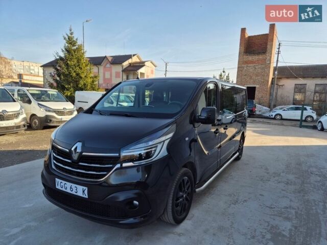 Черный Рено Трафик, объемом двигателя 2 л и пробегом 147 тыс. км за 24900 $, фото 1 на Automoto.ua