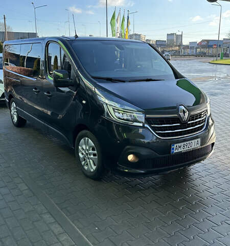 Черный Рено Трафик, объемом двигателя 2 л и пробегом 174 тыс. км за 31400 $, фото 1 на Automoto.ua