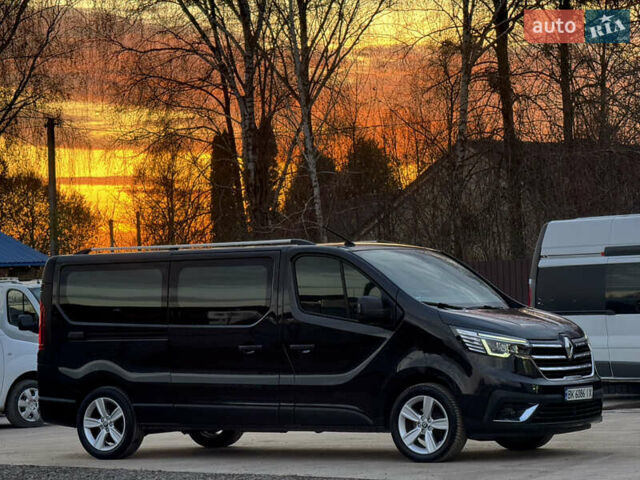 Черный Рено Трафик, объемом двигателя 2 л и пробегом 176 тыс. км за 30500 $, фото 1 на Automoto.ua