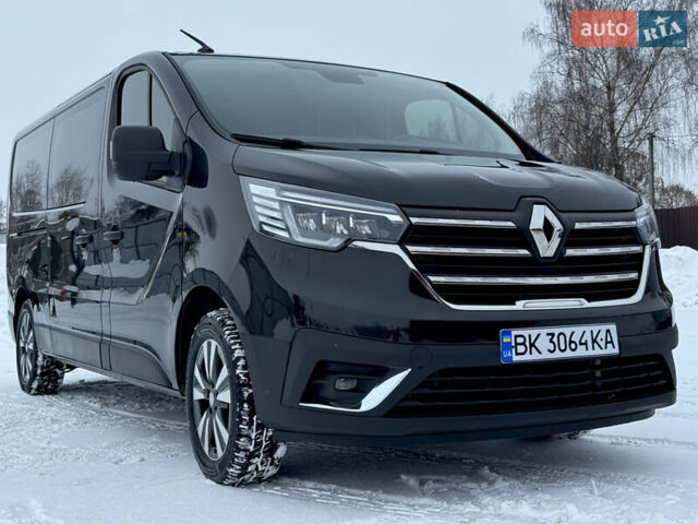 Чорний Рено Трафік, об'ємом двигуна 2 л та пробігом 52 тис. км за 29500 $, фото 1 на Automoto.ua