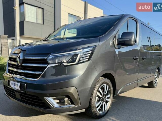 Чорний Рено Трафік, об'ємом двигуна 2 л та пробігом 85 тис. км за 42300 $, фото 1 на Automoto.ua