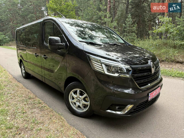 Чорний Рено Трафік, об'ємом двигуна 2 л та пробігом 95 тис. км за 39800 $, фото 1 на Automoto.ua