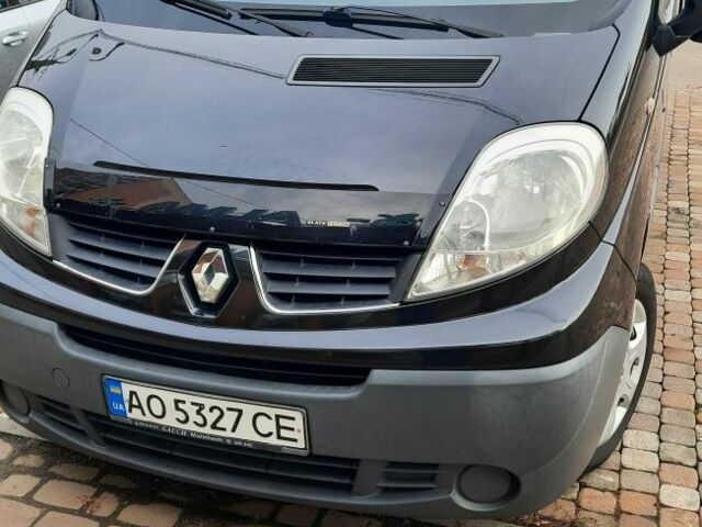 Чорний Рено Трафік, об'ємом двигуна 2 л та пробігом 165 тис. км за 15838 $, фото 1 на Automoto.ua