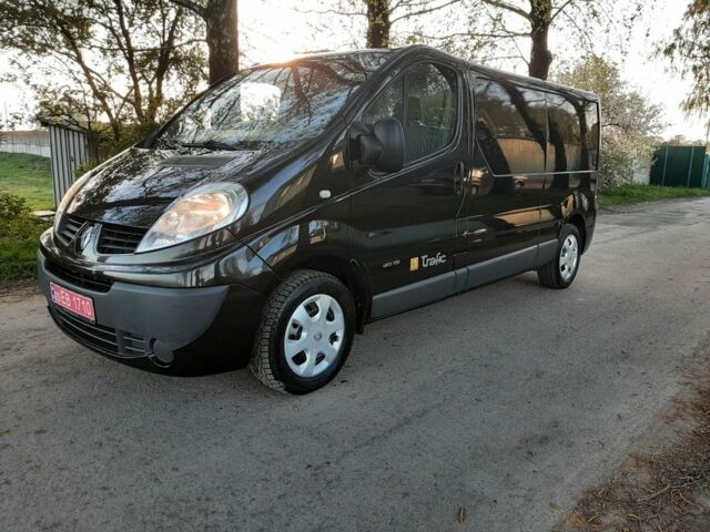 Чорний Рено Трафік, об'ємом двигуна 2 л та пробігом 228 тис. км за 11590 $, фото 1 на Automoto.ua