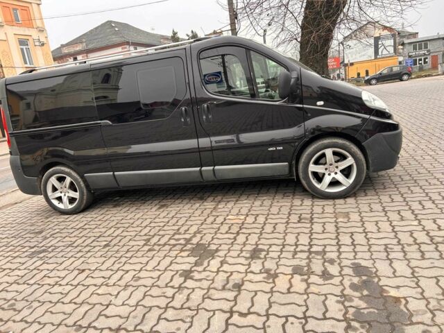 Чорний Рено Трафік, об'ємом двигуна 2 л та пробігом 212 тис. км за 13500 $, фото 1 на Automoto.ua