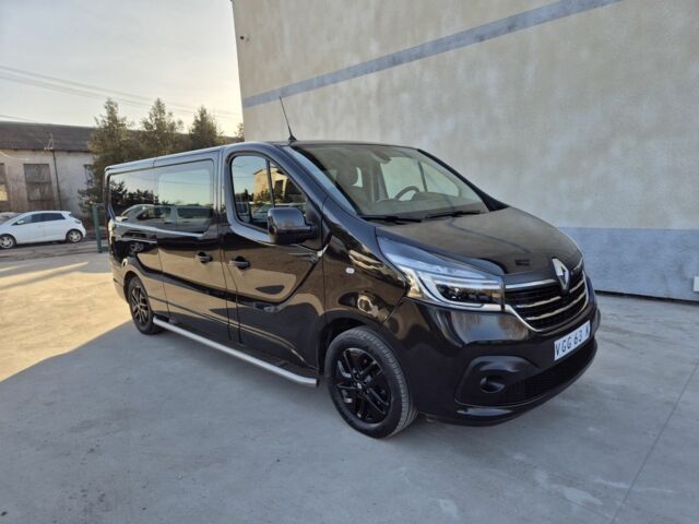 Черный Рено Трафик, объемом двигателя 2 л и пробегом 147 тыс. км за 25000 $, фото 1 на Automoto.ua