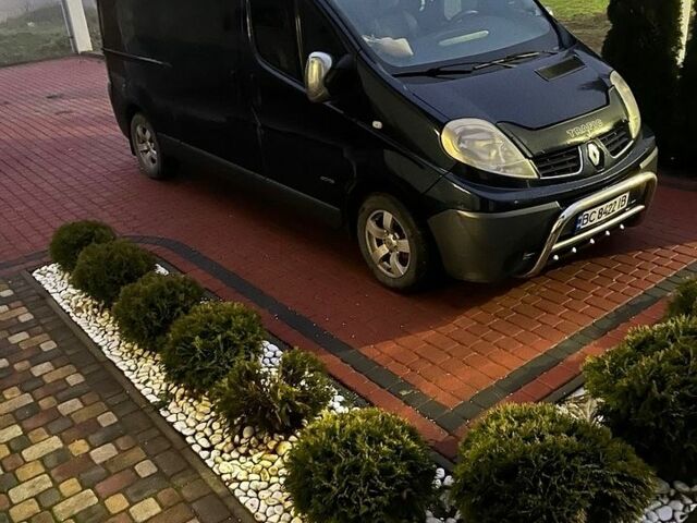 Фиолетовый Рено Трафик, объемом двигателя 2 л и пробегом 290 тыс. км за 9500 $, фото 1 на Automoto.ua
