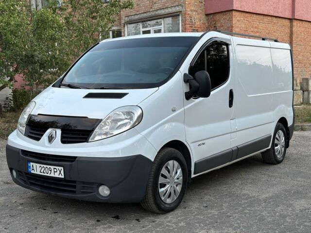 Белый Рено Трафик груз-пасс., объемом двигателя 2 л и пробегом 180 тыс. км за 9100 $, фото 1 на Automoto.ua