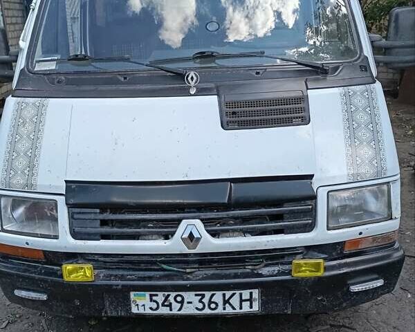 Білий Рено Трафік вант-пас., об'ємом двигуна 2.1 л та пробігом 400 тис. км за 2500 $, фото 1 на Automoto.ua