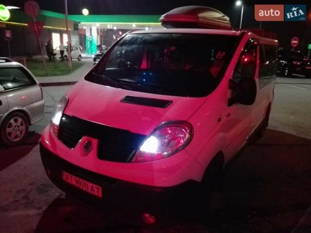 Белый Рено Трафик груз-пасс., объемом двигателя 2.5 л и пробегом 450 тыс. км за 8100 $, фото 1 на Automoto.ua