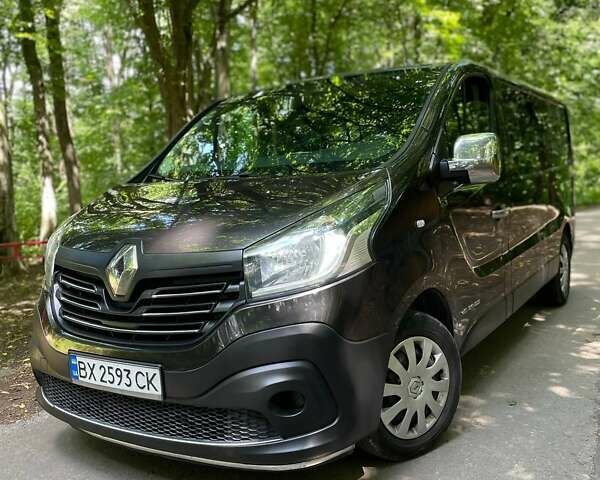 Черный Рено Трафик груз-пасс., объемом двигателя 1.6 л и пробегом 230 тыс. км за 15190 $, фото 1 на Automoto.ua