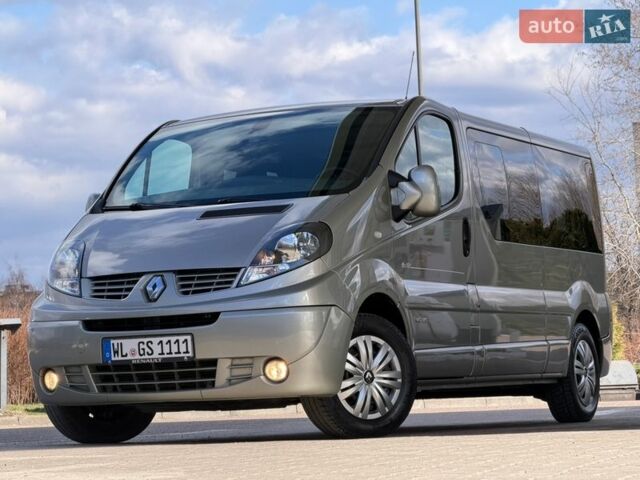 Коричневий Рено Трафік, об'ємом двигуна 2 л та пробігом 235 тис. км за 17299 $, фото 1 на Automoto.ua