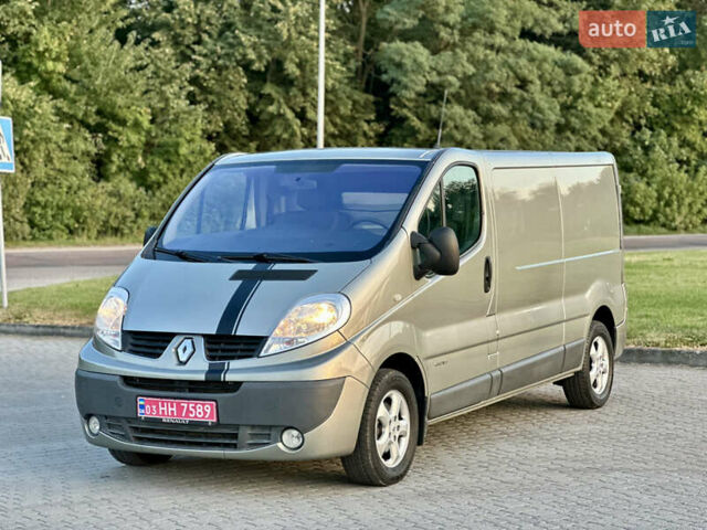 Коричневый Рено Трафик, объемом двигателя 2 л и пробегом 169 тыс. км за 14300 $, фото 1 на Automoto.ua