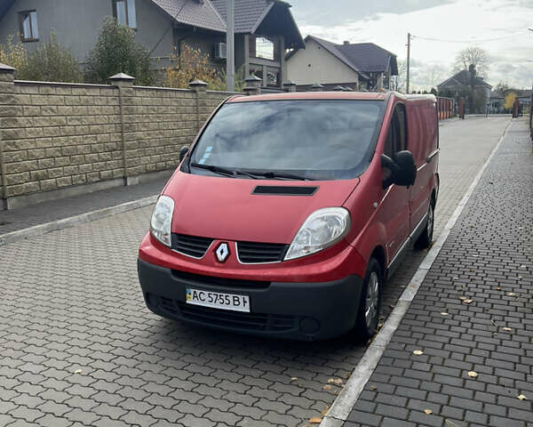 Рено Трафик 2009 в Владимир-Волынский на Automoto.ua Красный Рено Трафик, объемом двигателя 2 л и пробегом 478 тыс. км за 6299 $, фото 1 на Automoto.ua