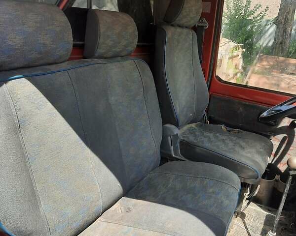 Красный Рено Трафик, объемом двигателя 2.5 л и пробегом 300 тыс. км за 950 $, фото 1 на Automoto.ua