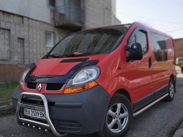 Червоний Рено Трафік, об'ємом двигуна 1.9 л та пробігом 250 тис. км за 7551 $, фото 1 на Automoto.ua