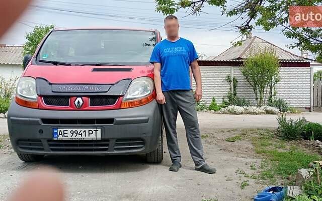Красный Рено Трафик, объемом двигателя 1.9 л и пробегом 390 тыс. км за 6700 $, фото 1 на Automoto.ua