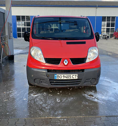 Красный Рено Трафик, объемом двигателя 2.5 л и пробегом 524 тыс. км за 6300 $, фото 1 на Automoto.ua