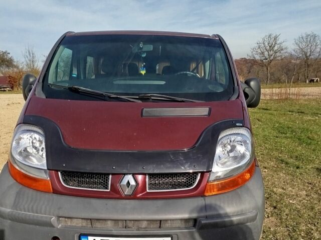 Красный Рено Трафик, объемом двигателя 2.5 л и пробегом 258 тыс. км за 8200 $, фото 1 на Automoto.ua