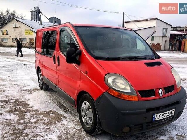 Красный Рено Трафик, объемом двигателя 1.9 л и пробегом 283 тыс. км за 5800 $, фото 1 на Automoto.ua