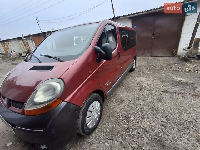 Красный Рено Трафик, объемом двигателя 1.9 л и пробегом 402 тыс. км за 7300 $, фото 1 на Automoto.ua