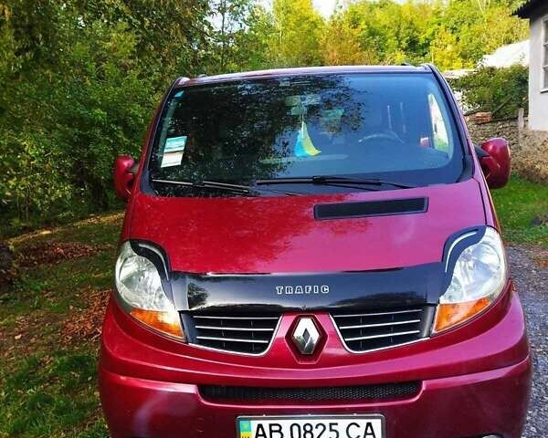 Красный Рено Трафик, объемом двигателя 2 л и пробегом 222 тыс. км за 9800 $, фото 1 на Automoto.ua