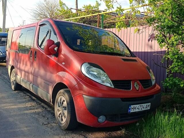 Красный Рено Трафик, объемом двигателя 2 л и пробегом 245 тыс. км за 7000 $, фото 1 на Automoto.ua