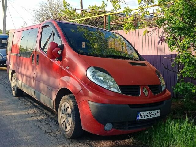 Красный Рено Трафик, объемом двигателя 2 л и пробегом 245 тыс. км за 7000 $, фото 1 на Automoto.ua