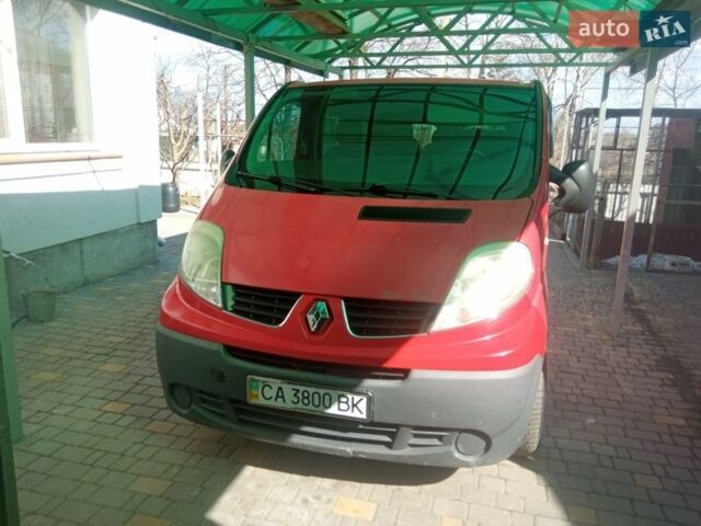 Червоний Рено Трафік, об'ємом двигуна 2 л та пробігом 320 тис. км за 9100 $, фото 1 на Automoto.ua