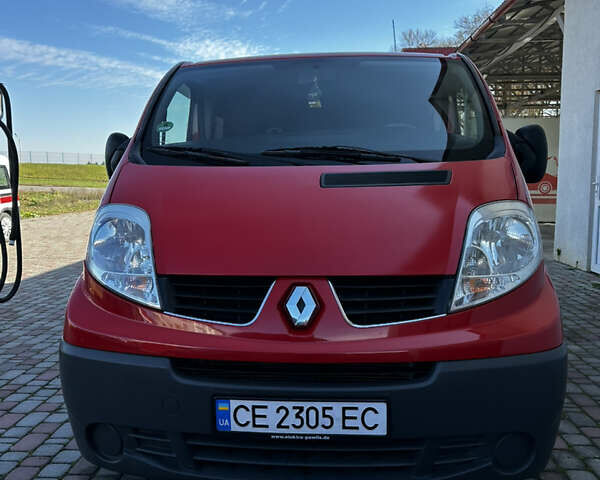 Красный Рено Трафик, объемом двигателя 2.46 л и пробегом 284 тыс. км за 11655 $, фото 1 на Automoto.ua