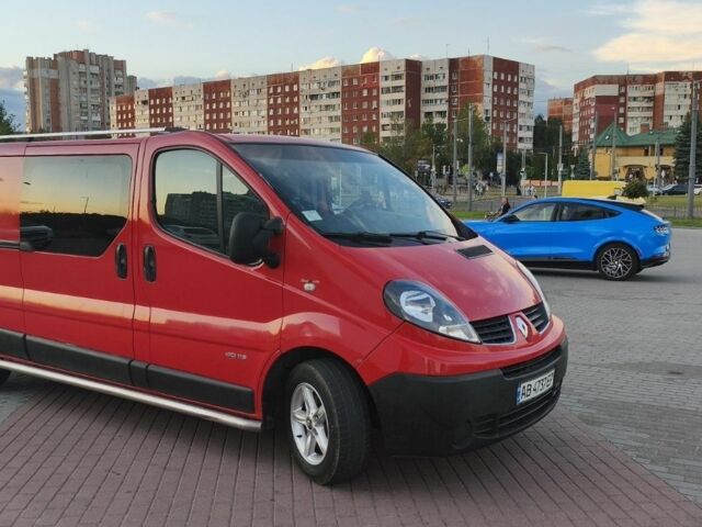 Червоний Рено Трафік, об'ємом двигуна 2 л та пробігом 325 тис. км за 13022 $, фото 1 на Automoto.ua