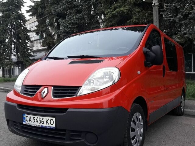 Червоний Рено Трафік, об'ємом двигуна 2 л та пробігом 222 тис. км за 13500 $, фото 1 на Automoto.ua