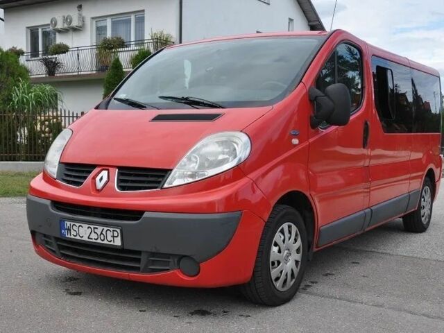 Червоний Рено Трафік, об'ємом двигуна 2 л та пробігом 175 тис. км за 8900 $, фото 1 на Automoto.ua