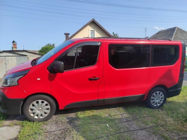 Красный Рено Трафик, объемом двигателя 1.6 л и пробегом 210 тыс. км за 15000 $, фото 1 на Automoto.ua