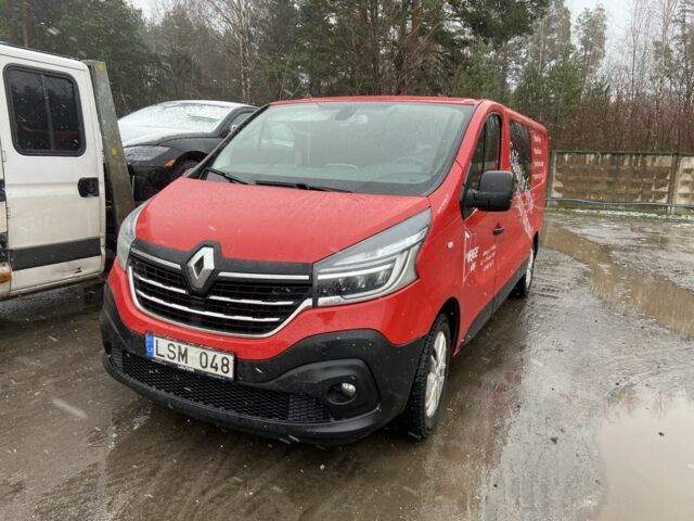 Красный Рено Трафик, объемом двигателя 2 л и пробегом 185 тыс. км за 17950 $, фото 1 на Automoto.ua