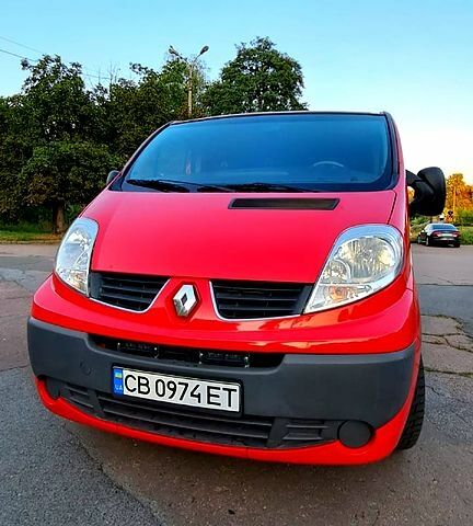Червоний Рено Трафік, об'ємом двигуна 2 л та пробігом 357 тис. км за 9700 $, фото 1 на Automoto.ua