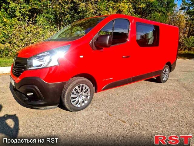 Красный Рено Трафик, объемом двигателя 1.6 л и пробегом 250 тыс. км за 15800 $, фото 1 на Automoto.ua