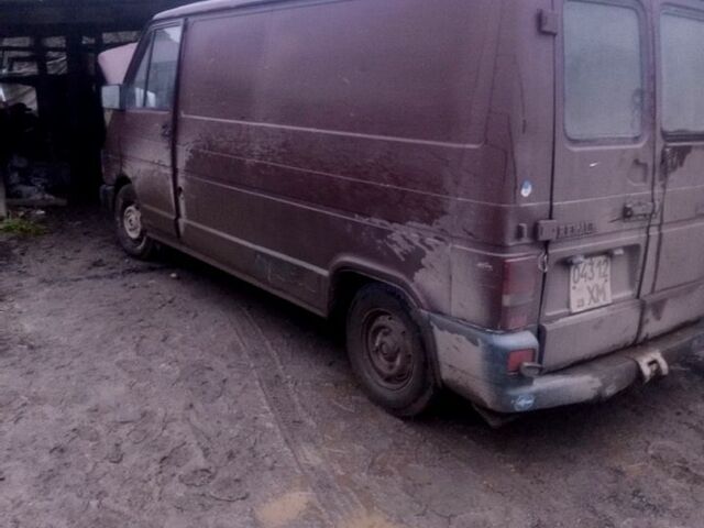 Рено Трафик, объемом двигателя 2.5 л и пробегом 0 тыс. км за 1200 $, фото 1 на Automoto.ua