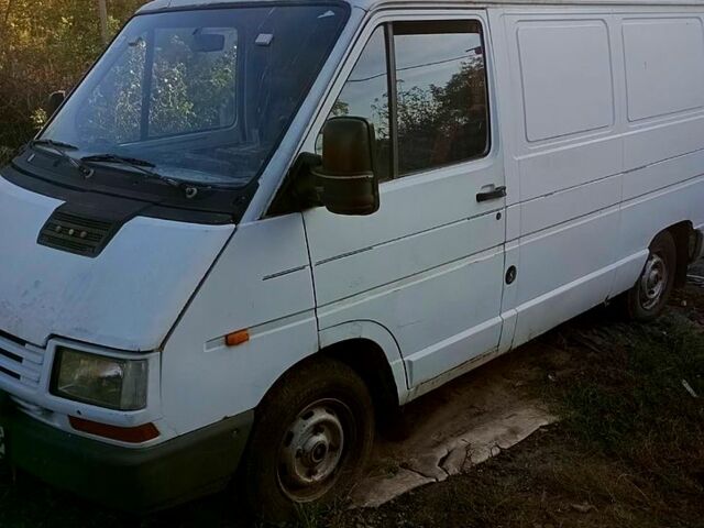 Рено Трафік, об'ємом двигуна 25 л та пробігом 0 тис. км за 1200 $, фото 1 на Automoto.ua