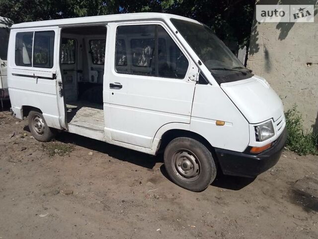 Рено Трафік, об'ємом двигуна 2.5 л та пробігом 111 тис. км за 800 $, фото 1 на Automoto.ua