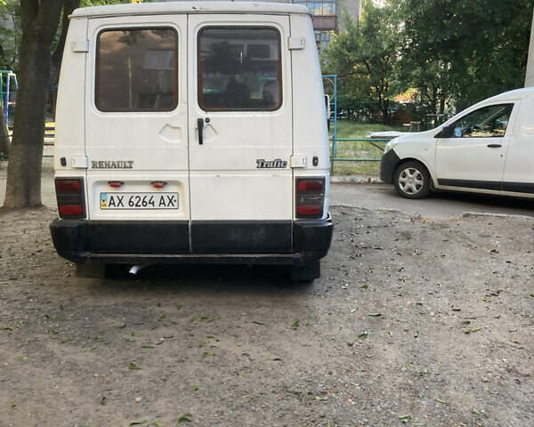 Рено Трафик, объемом двигателя 0 л и пробегом 280 тыс. км за 3200 $, фото 1 на Automoto.ua