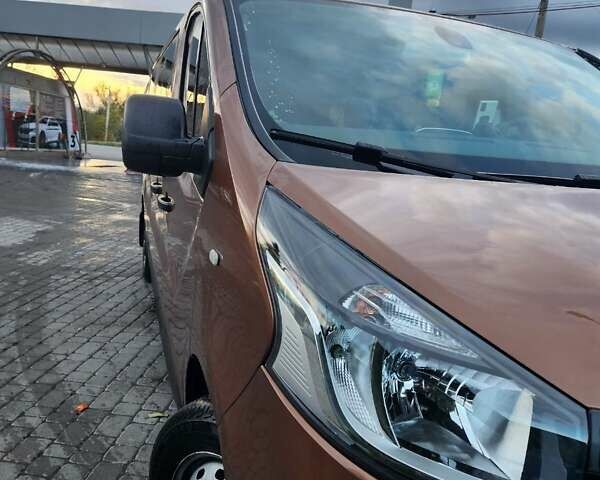 Рено Трафик, объемом двигателя 1.6 л и пробегом 107 тыс. км за 33000 $, фото 1 на Automoto.ua