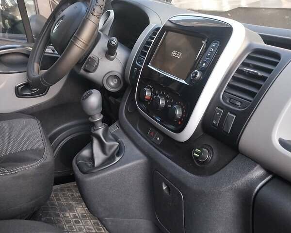 Рено Трафик, объемом двигателя 1.6 л и пробегом 263 тыс. км за 17500 $, фото 1 на Automoto.ua
